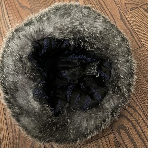 Winter hat - Picture 2 of 5